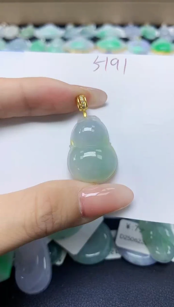 翡翠未镶嵌颈饰天然缅甸翡翠A货