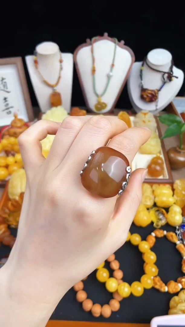 未镶嵌琥珀珠宝奇石柒月