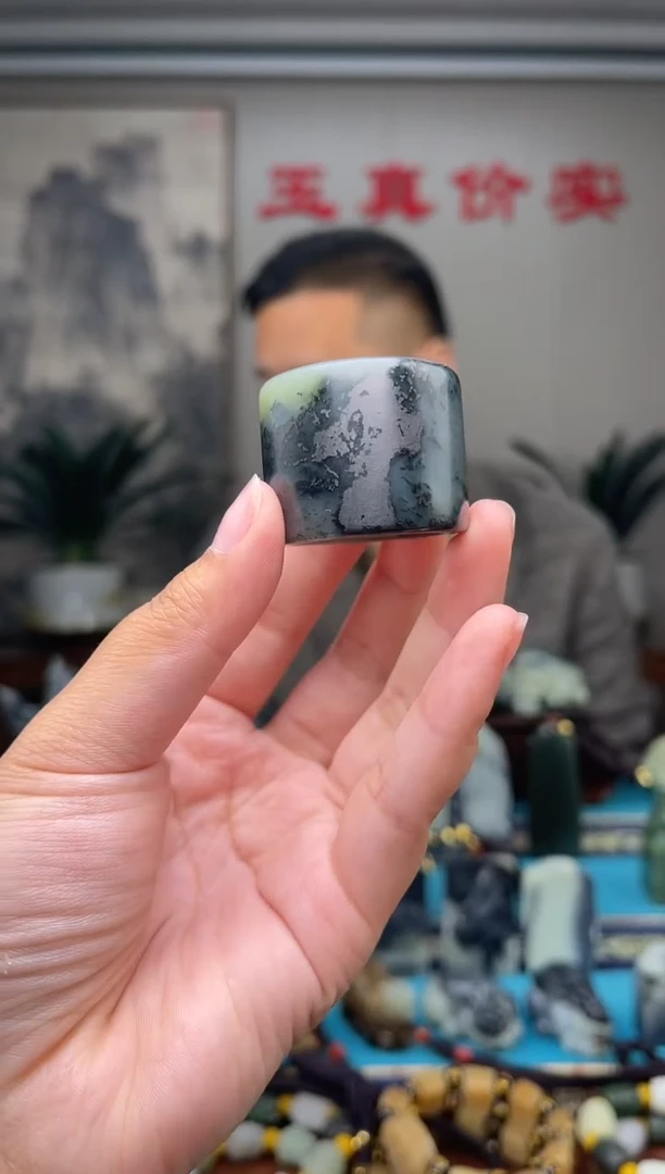 未镶嵌和田玉挂件1