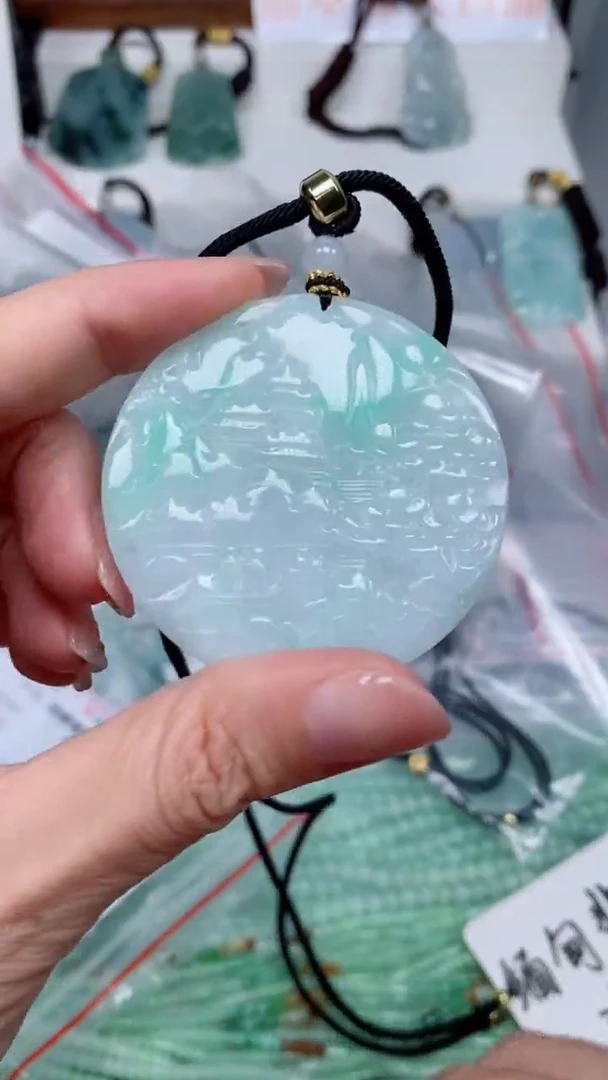 颈饰未镶嵌翡翠吊坠