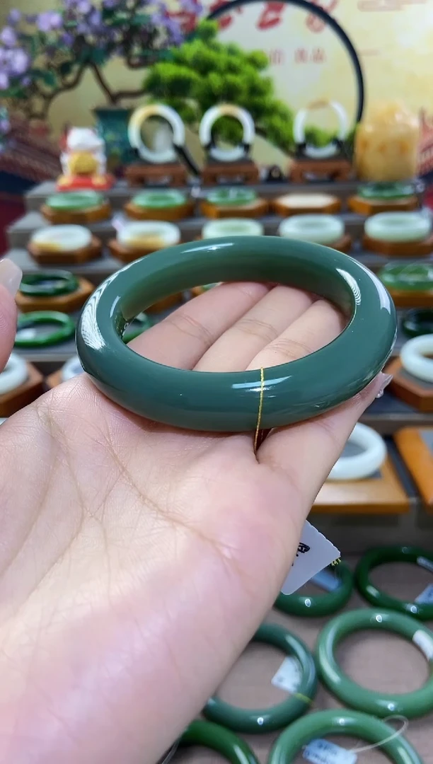 【闪购商品】和田玉手镯未镶嵌粉青手镯