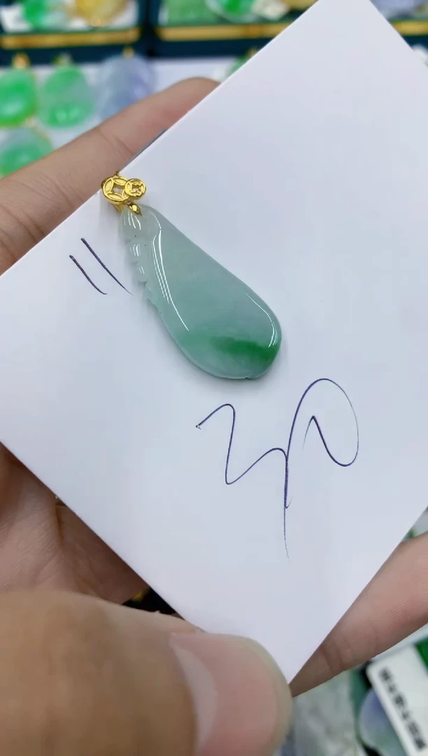 翡翠未镶嵌颈饰1111111111