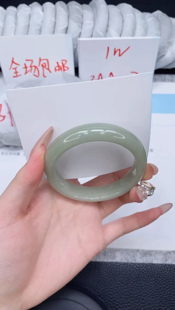 未镶嵌手镯石英质玉107-55