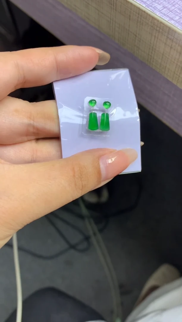 未镶嵌定制翡翠毛货