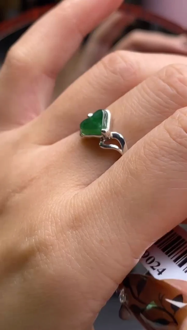 颈饰银S925镶嵌翡翠净货19024