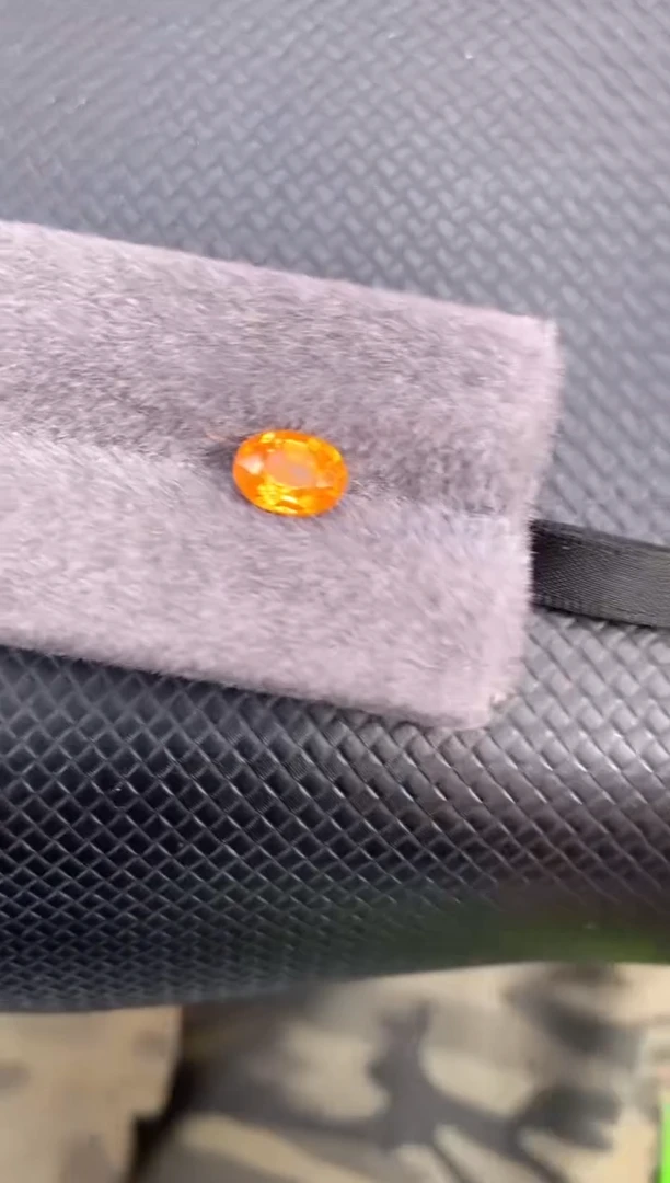 石榴石（芬达石）裸石未镶嵌天然芬达石2.36ct 不退还