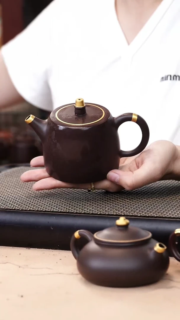 茶壶紫砂四号井茄皮紫泥描金汉铎220cc