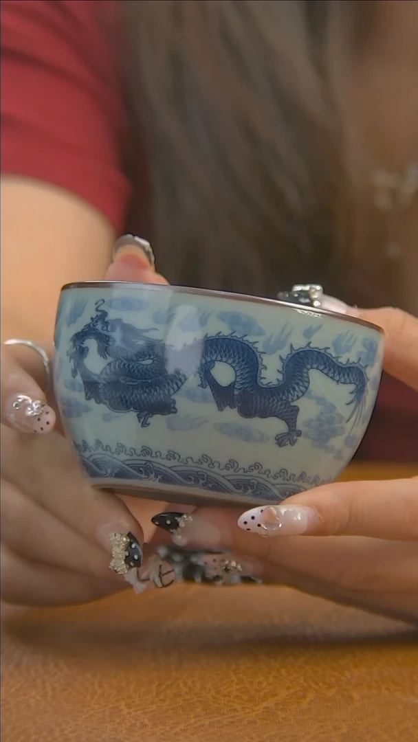 景德镇青花龙纹主人杯