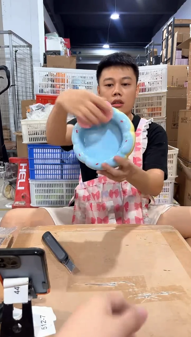 瓷片甜甜圈猫碗