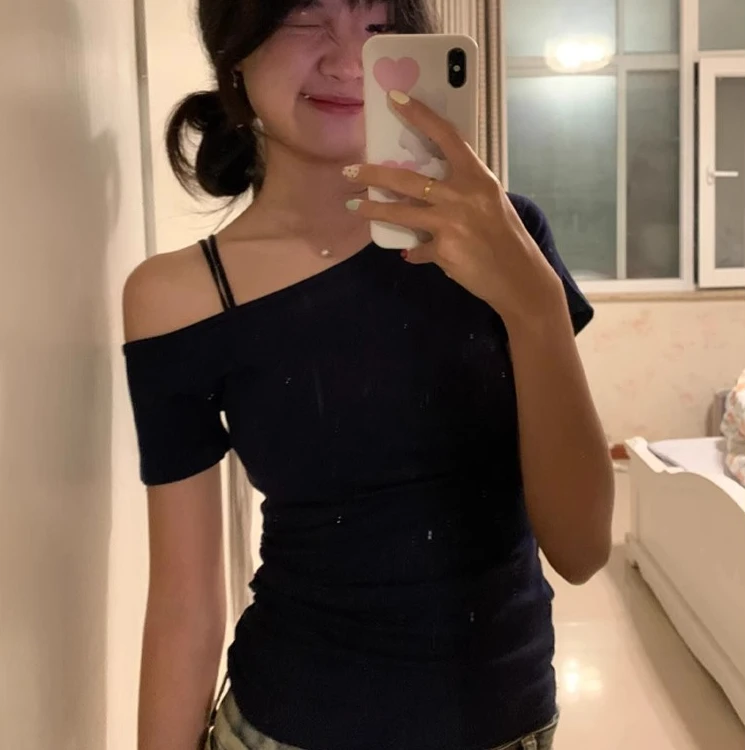 显瘦上衣女夏季洋气一字肩短款修身设计感露肩纯欲辣妹百搭t恤潮