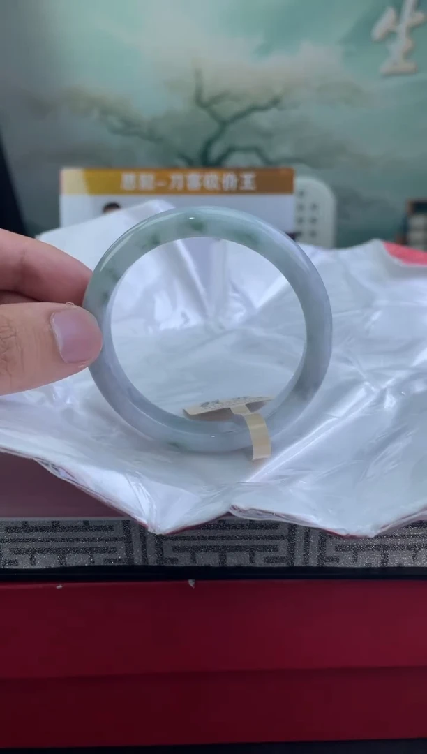 翡翠手镯未镶嵌33翡翠手镯