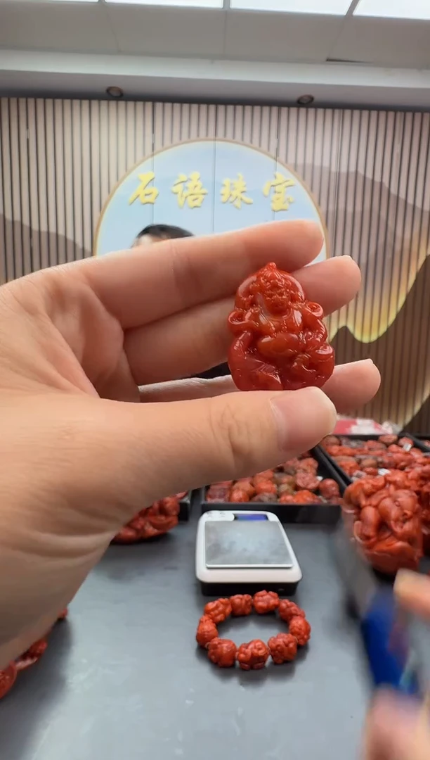 未镶嵌雕刻南红玛瑙037ZB1110产品一个