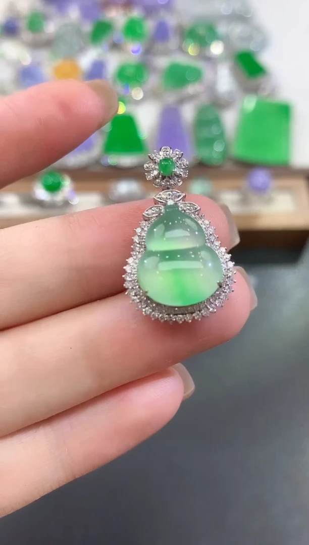 颈饰18K金镶嵌翡翠25-吊坠