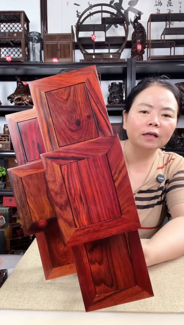 木红六连老李红木工艺品