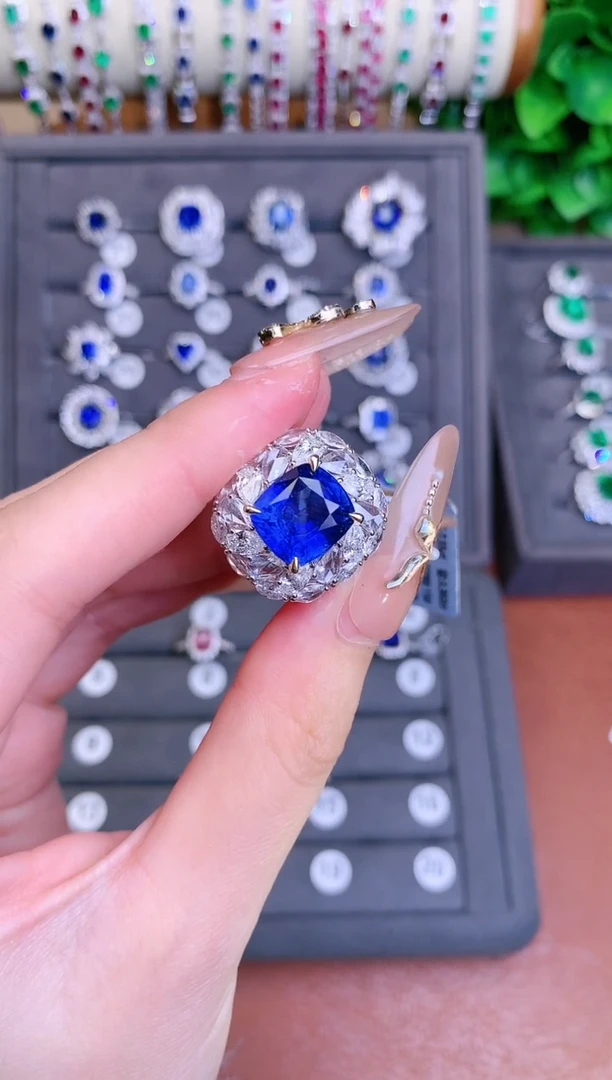 【闪购商品】蓝宝石戒指18K金镶嵌7.55CT