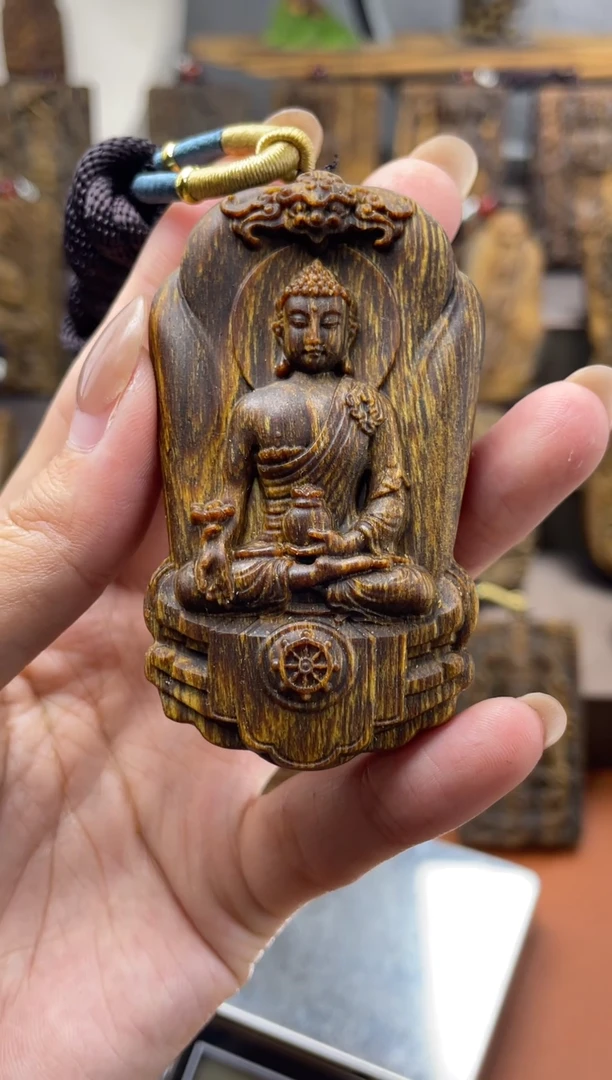 木木雕款芽庄 药师佛7cm送养香瓶