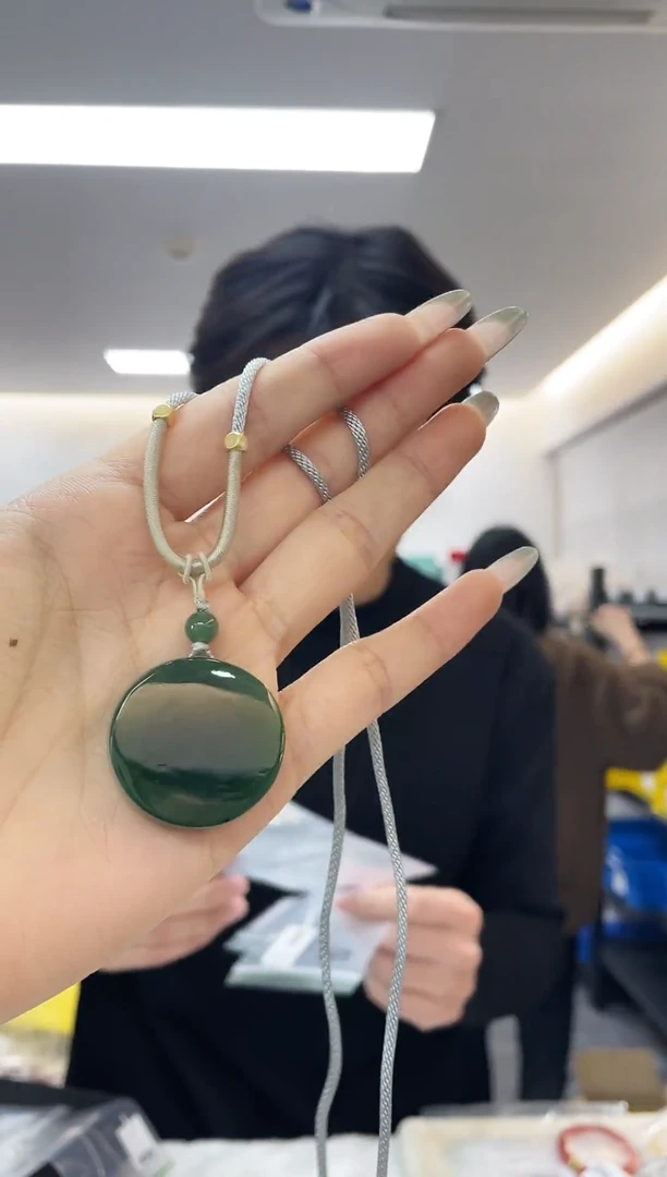 颈饰未镶嵌和田玉（多样性发一件）