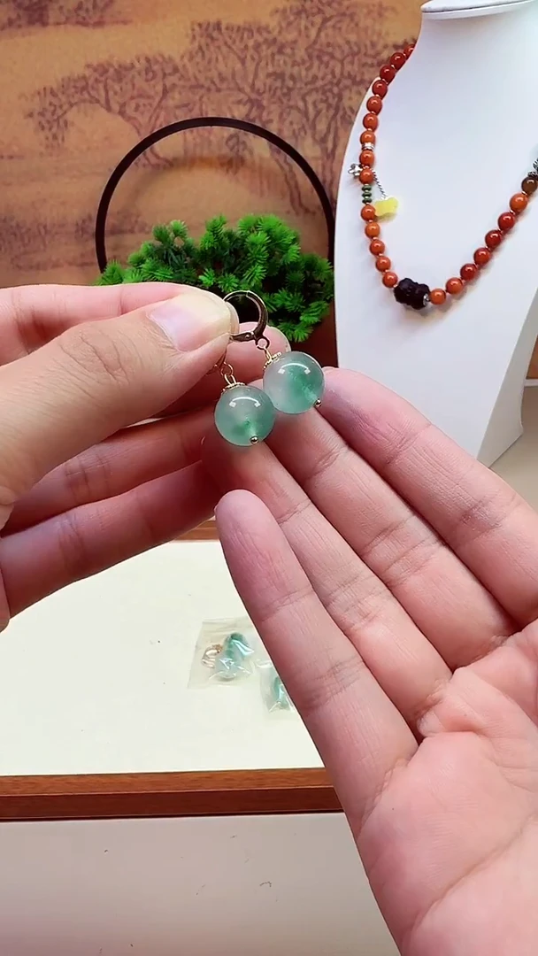 14K金镶嵌翡翠耳饰E207