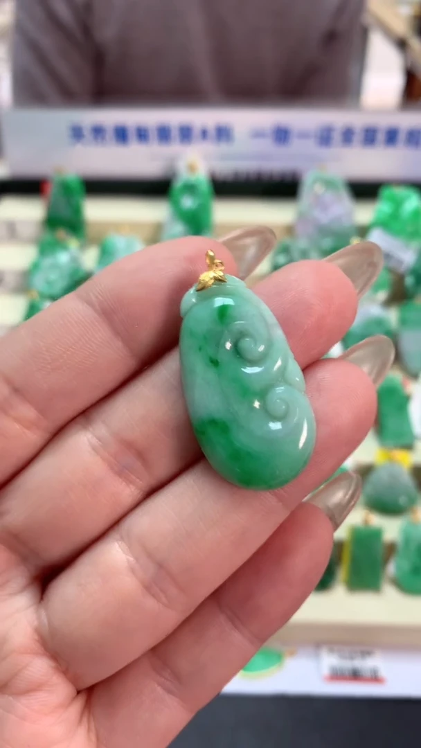 【闪购商品】翡翠吊坠(不含链)18K金镶嵌挂件