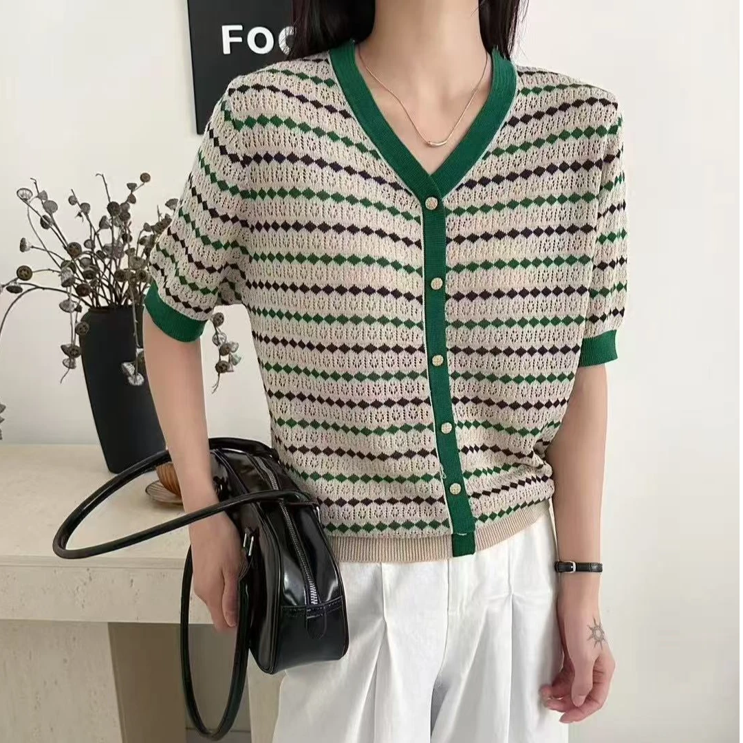 【方格V领】镂空提花短袖针织衫夏季新款时尚小方格条纹百搭上衣