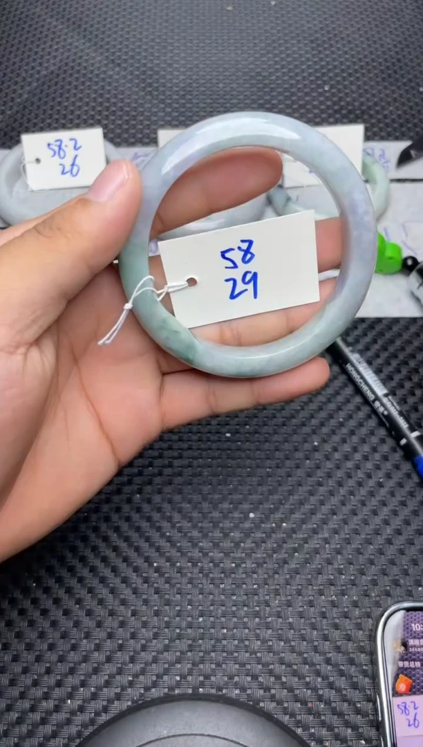 未镶嵌手镯翡翠29