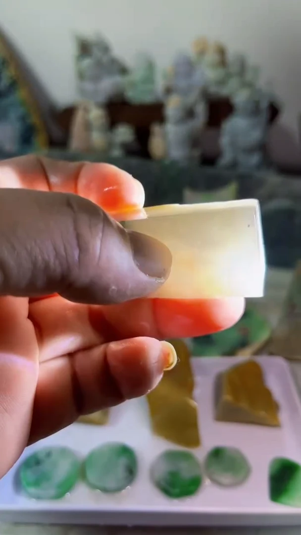 【闪购商品】翡翠吊坠(不含链)未镶嵌A397