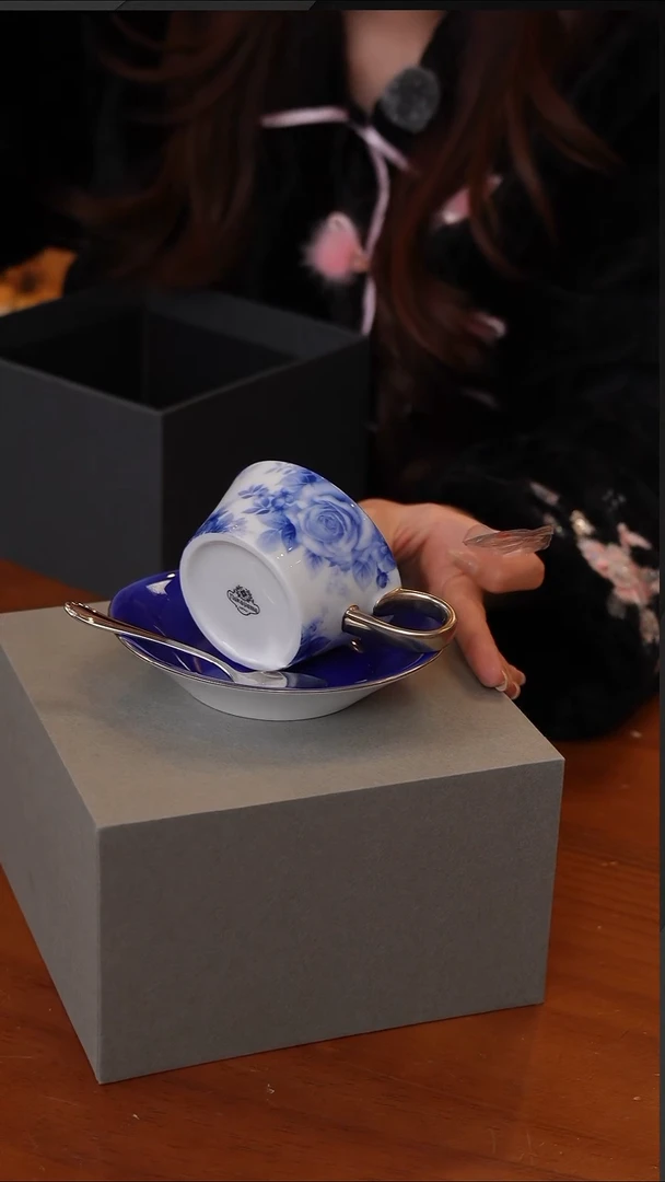 陶214-蓝玫瑰佩里托摩卡杯