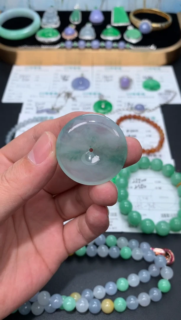 未镶嵌定制翡翠48小时鉴赏期 退货不扣服务费