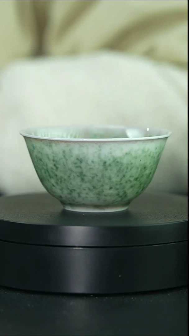 杯庐陵昱西六字篆款瓜皮绿小立阳杯（12号）