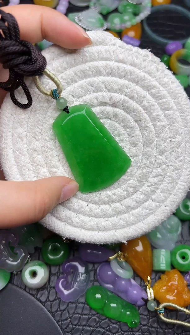 颈饰未镶嵌翡翠缅甸翡翠吊坠