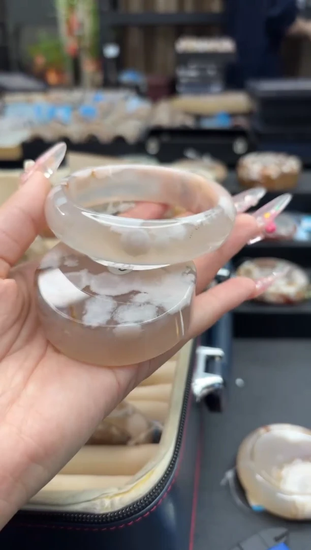 未镶嵌手镯石英质玉98(63圈赠送镯心)