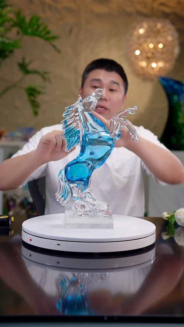 摆件辰****i宝石蓝色立马摆件（头部气泡 不退不换）