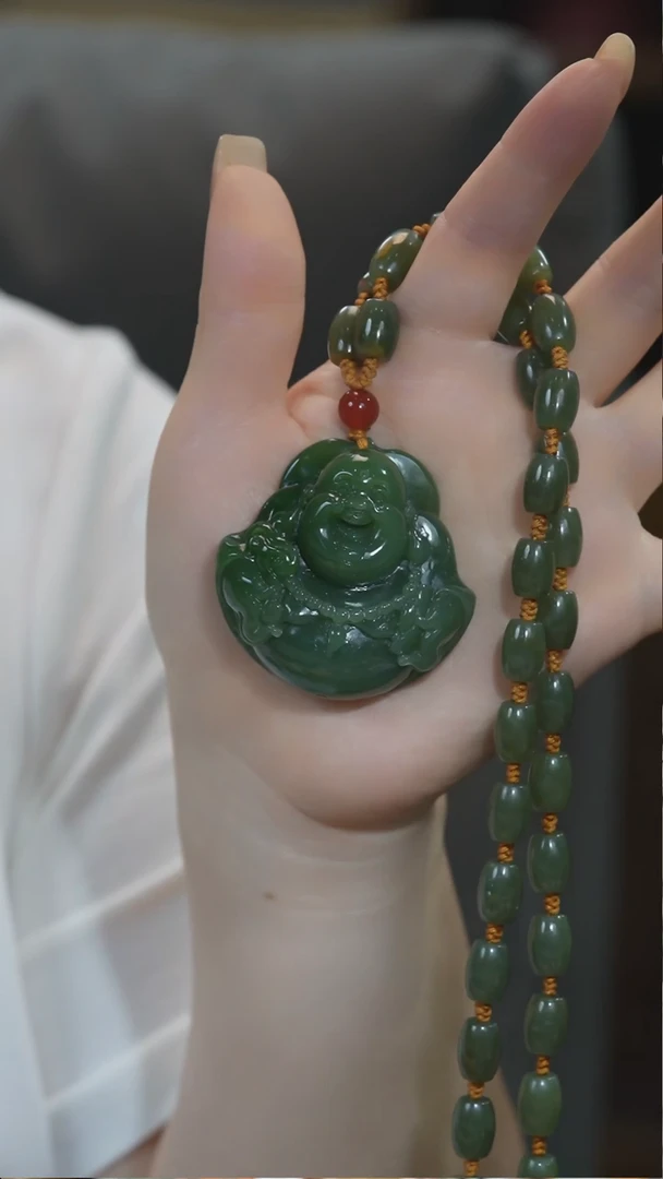和田玉（碧玉）未镶嵌颈饰佛公