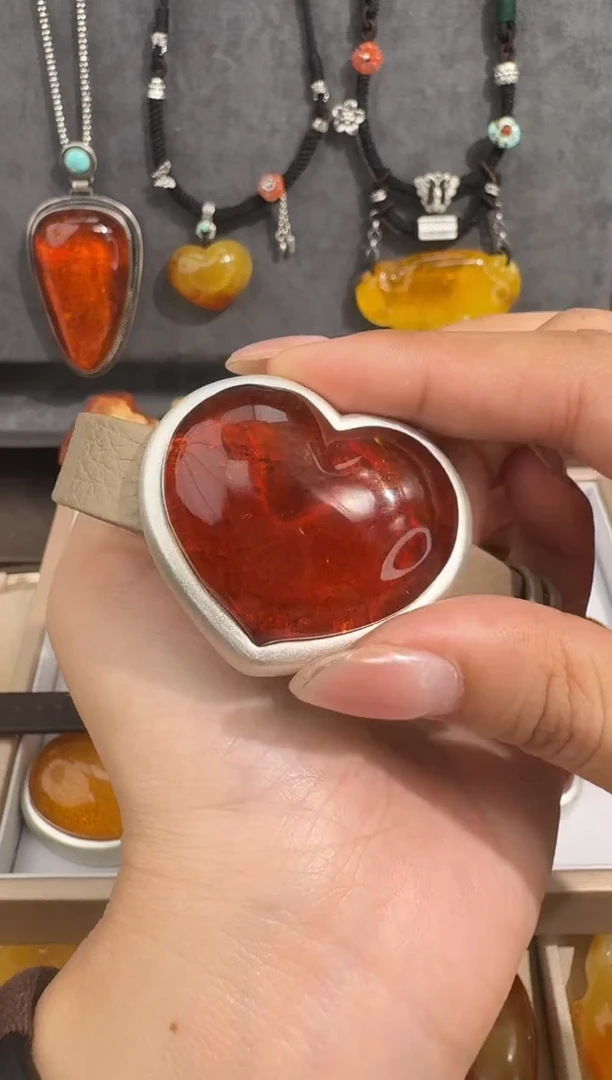 裸石琥珀未镶嵌心**惜琥珀