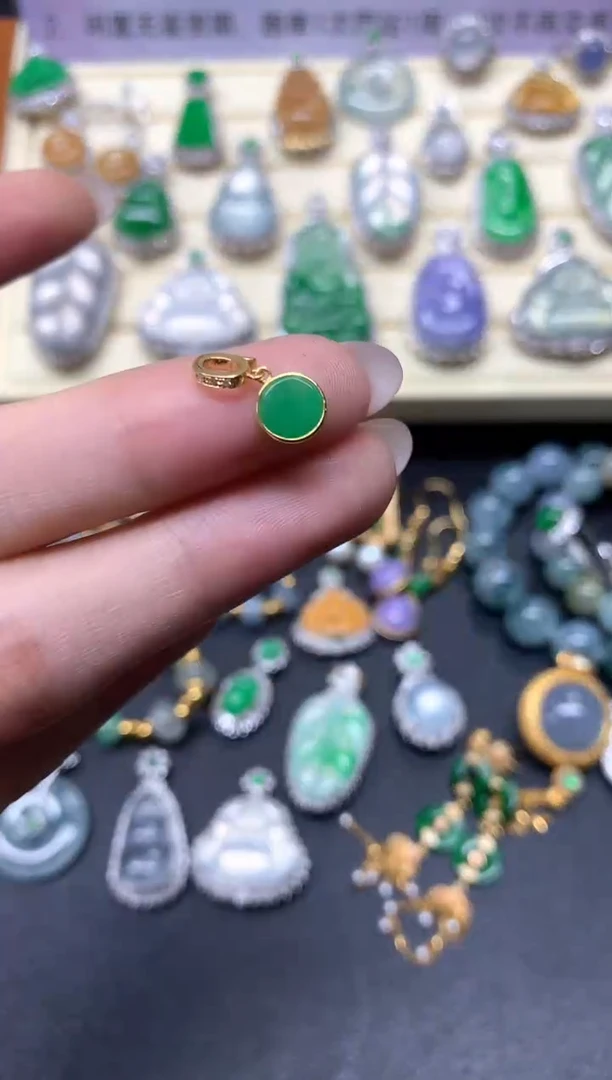 【闪购商品】翡翠吊坠(不含链)18K金镶嵌吊坠|550+55多样性发其一