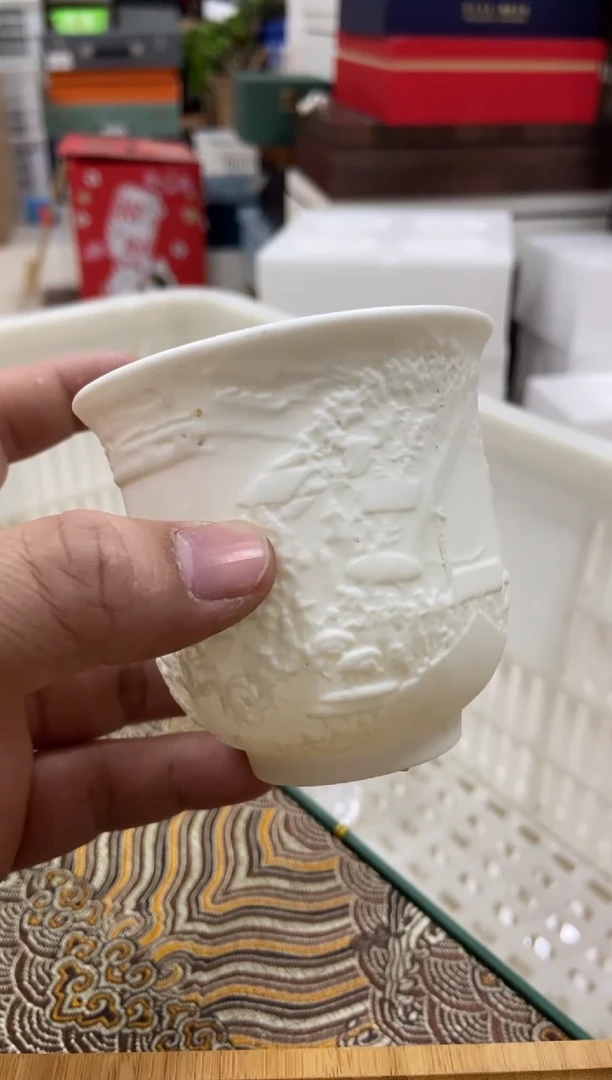 无运费险有瑕疵的摄影的产品有使用过的痕迹有点脏介意勿拍