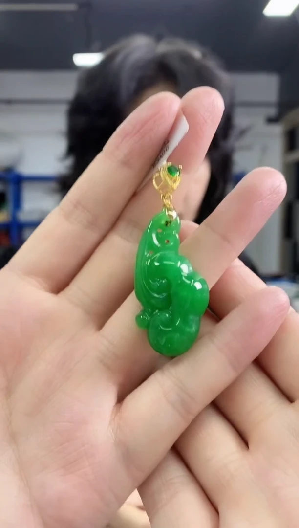 翡翠未镶嵌吊坠(不含链)多样性发其一颜色微差