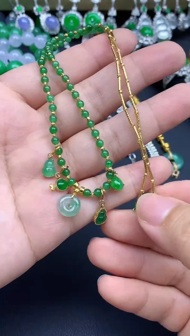 颈饰18K金镶嵌翡翠269-春日珠宝