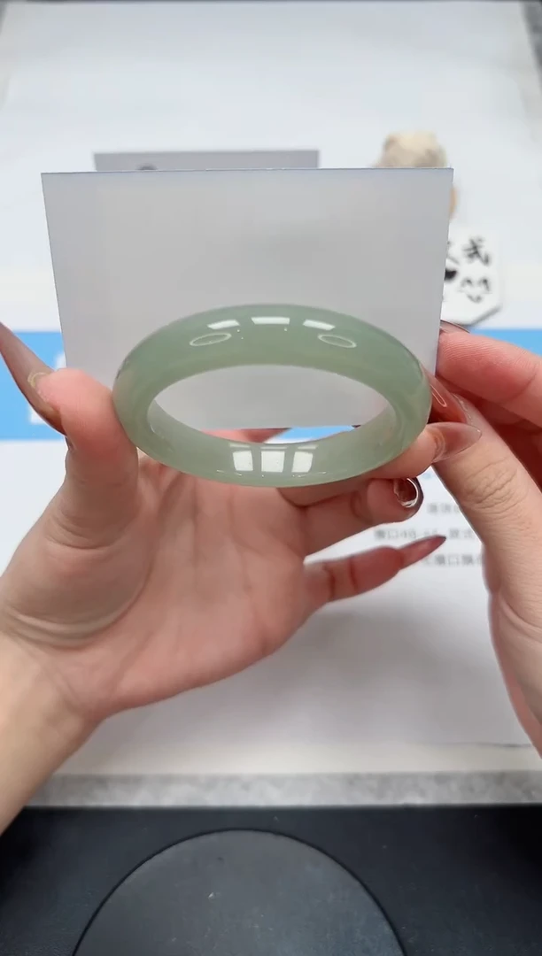 【闪购商品】石英质玉手镯未镶嵌34/54.5东陵