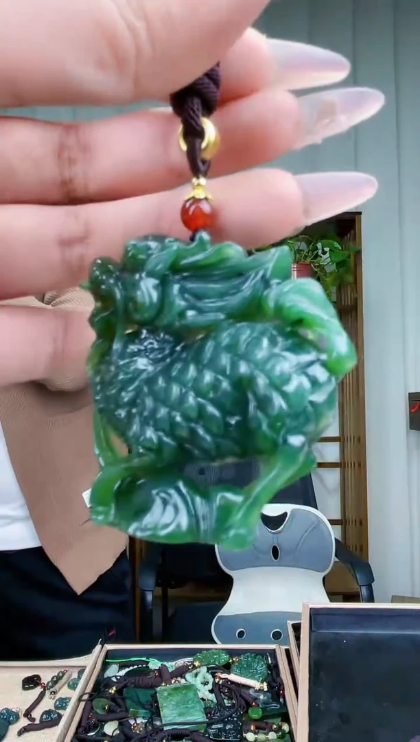 【闪购商品】和田玉挂件未镶嵌拍一发一，多样性发货！