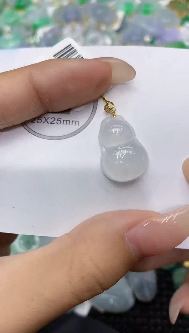 颈饰18K金镶嵌翡翠111111111111