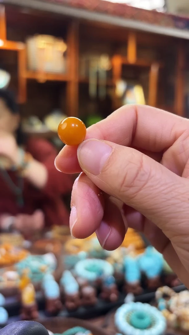 【闪购商品】琥珀裸石未镶嵌枕头