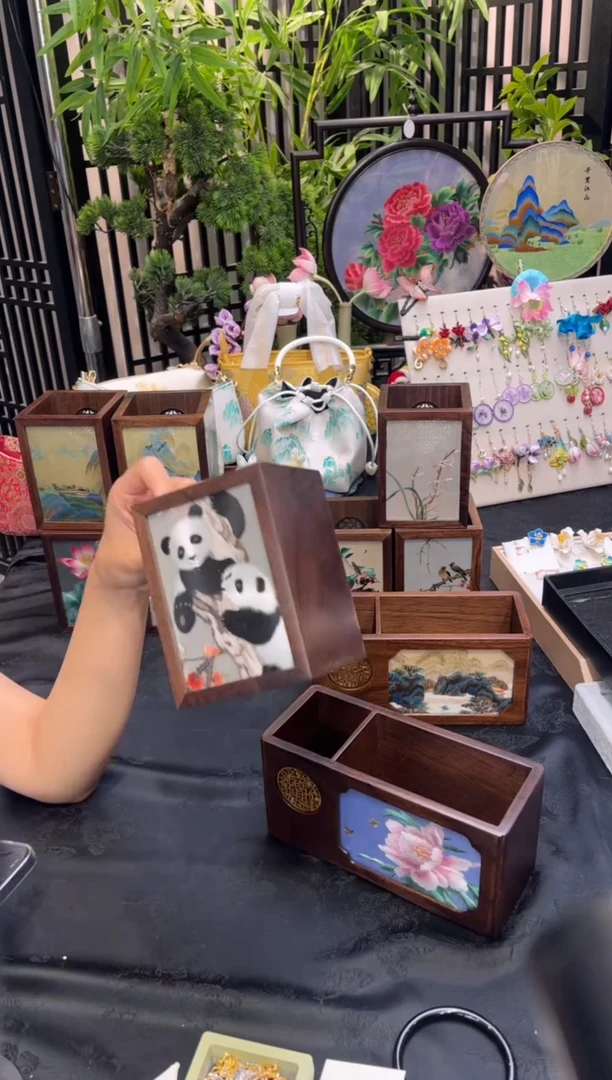 织绣流**栀非遗苏绣手工饰品