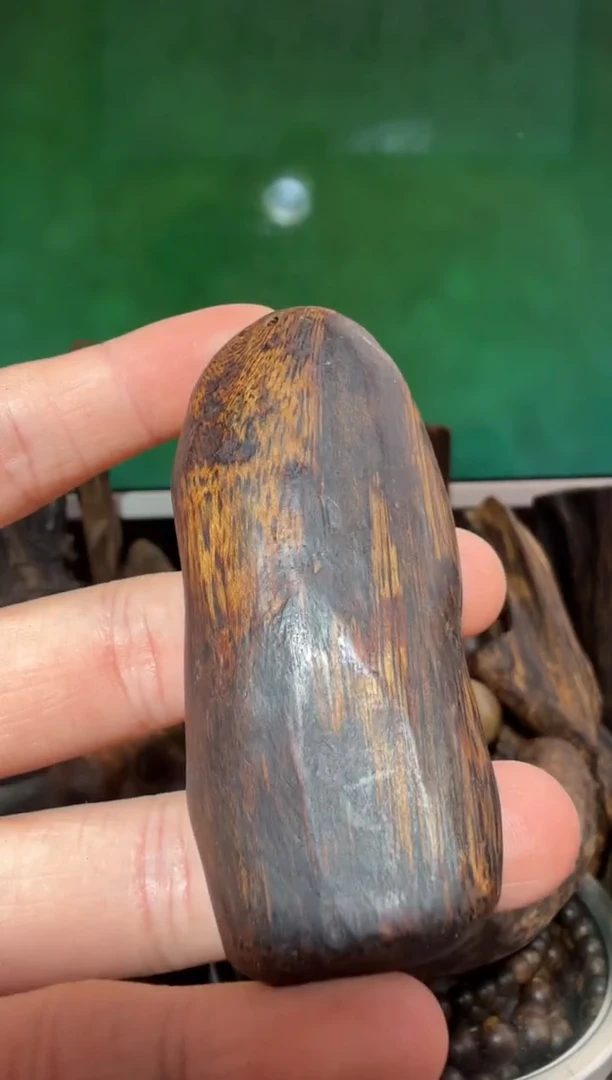 沉香手把件伽罗多样性发一