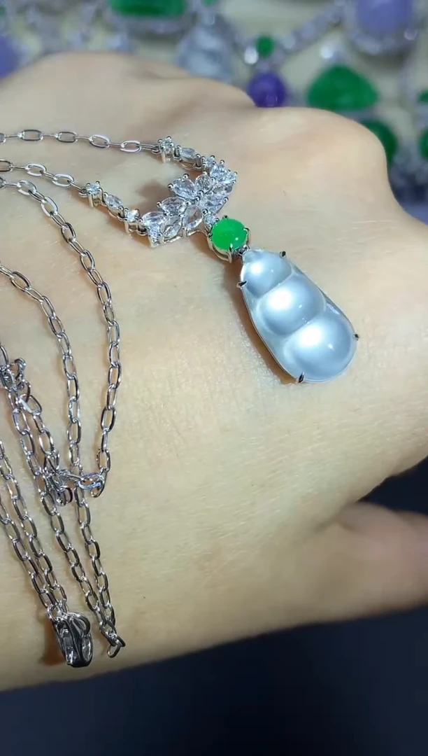 颈饰18K金镶嵌翡翠351中国好珍宝