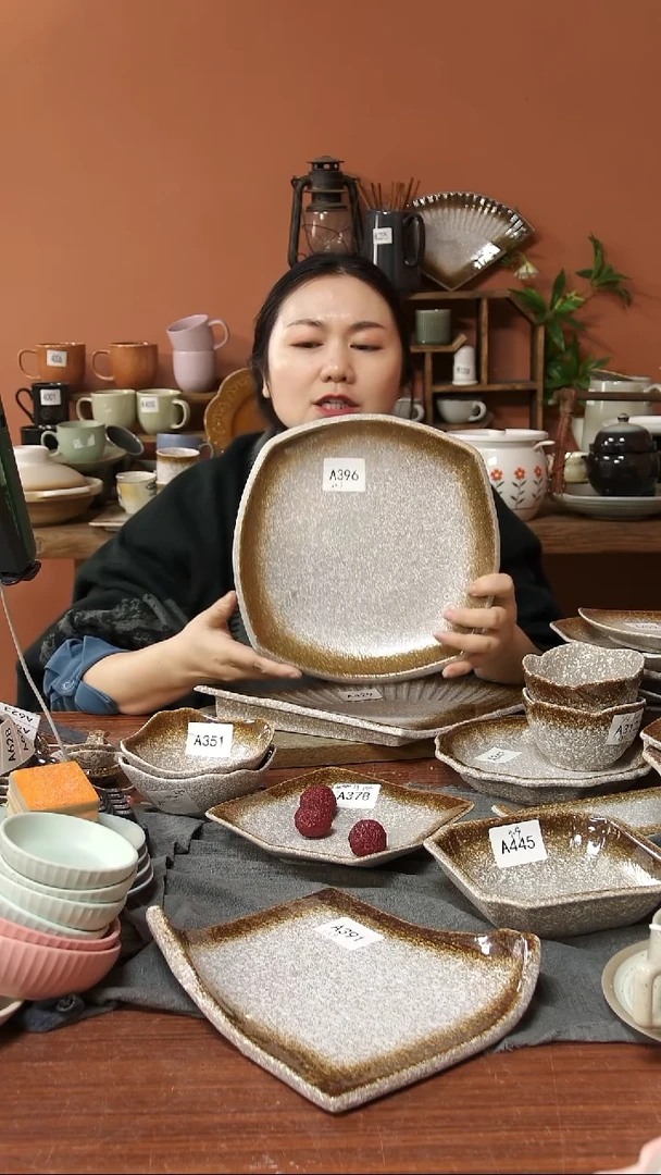 陶瓷A396 一只陶瓷粗陶加厚方盘可能微瑕