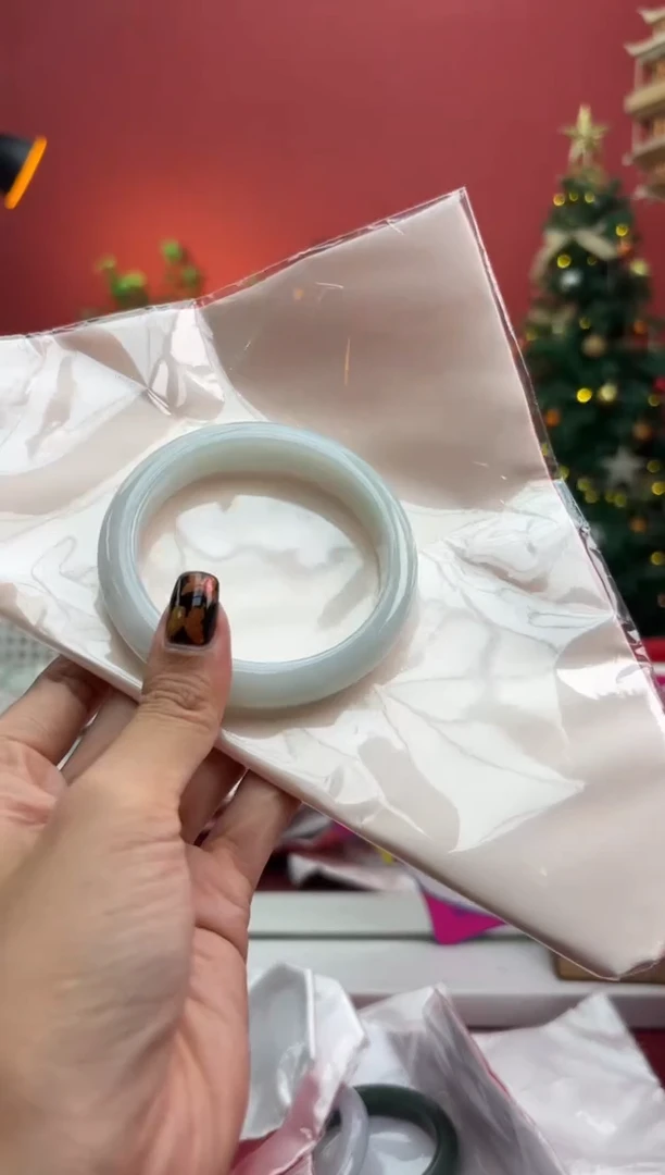 未镶嵌手镯翡翠神****8翡翠手镯