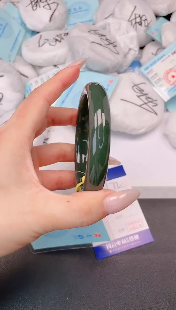 和田玉手镯未镶嵌4H72-64