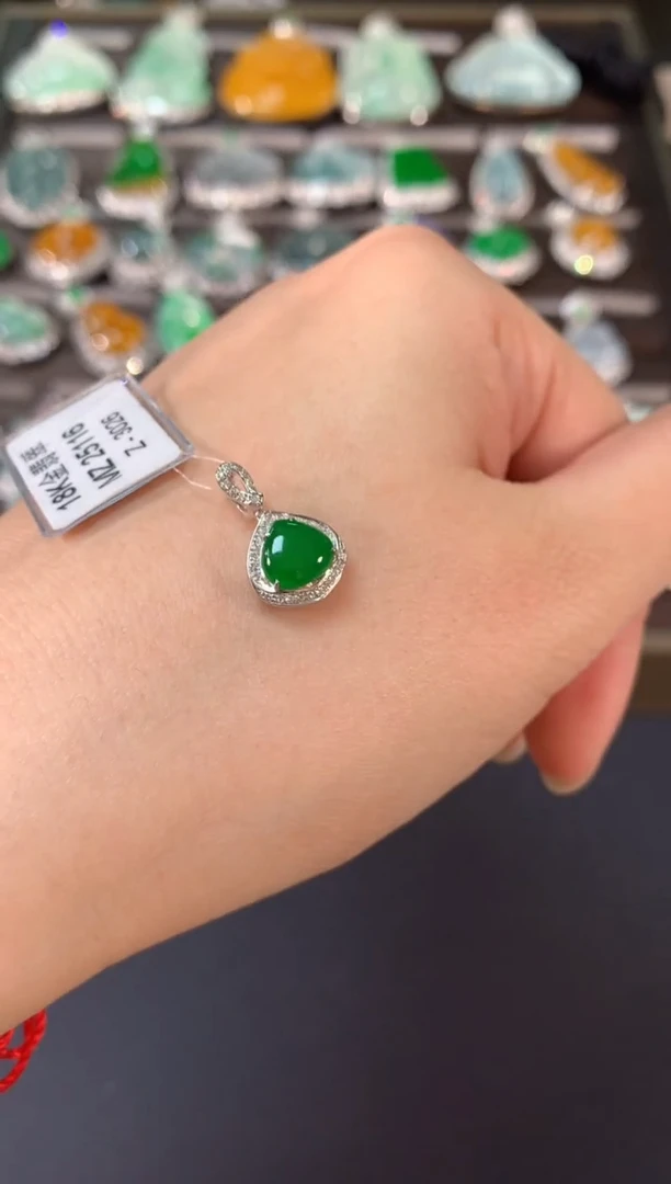 【闪购商品】翡翠吊坠(不含链)18K金镶嵌A699|3800