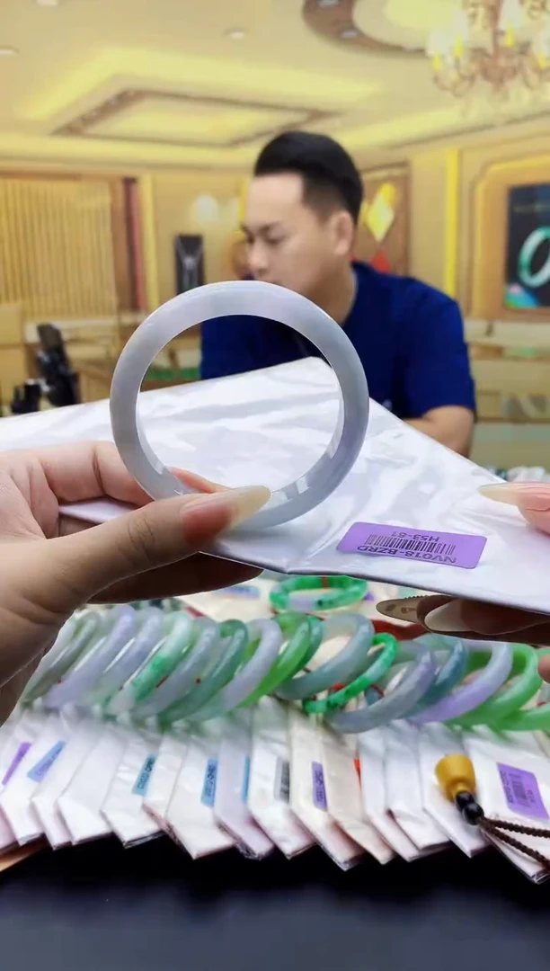 未镶嵌手镯翡翠AAAA